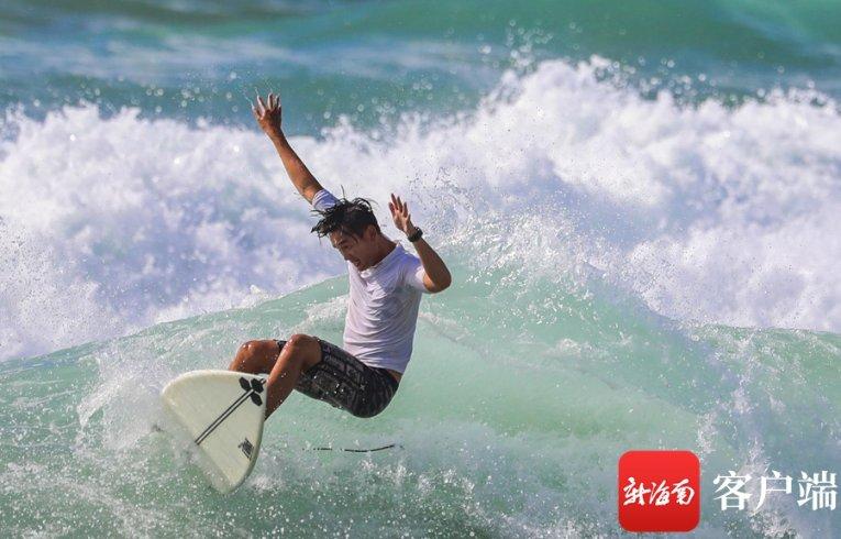 印度九旬苦行僧杰尼声称78年没吃东西，人们不信，偷偷装监控观察